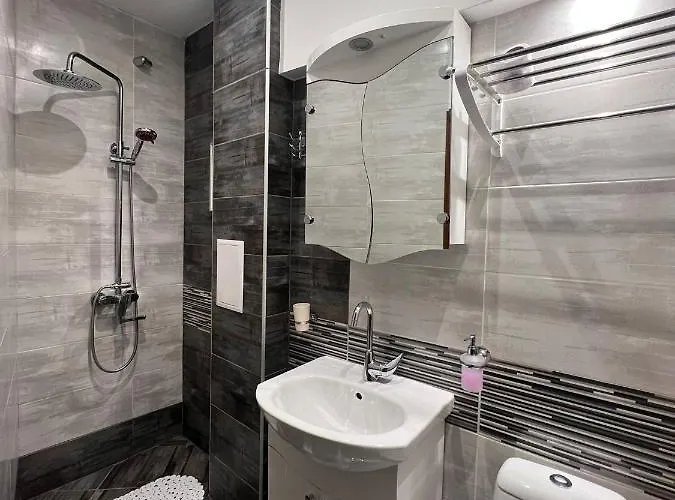 Budapest Cozy W Working Space And Wifi דירה סופיה