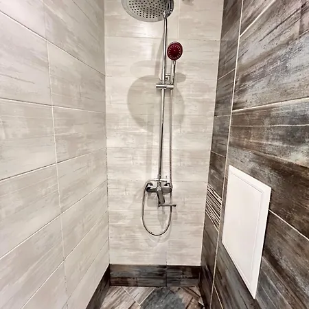 Budapest Cozy W Working Space And Wifi 아파트 *